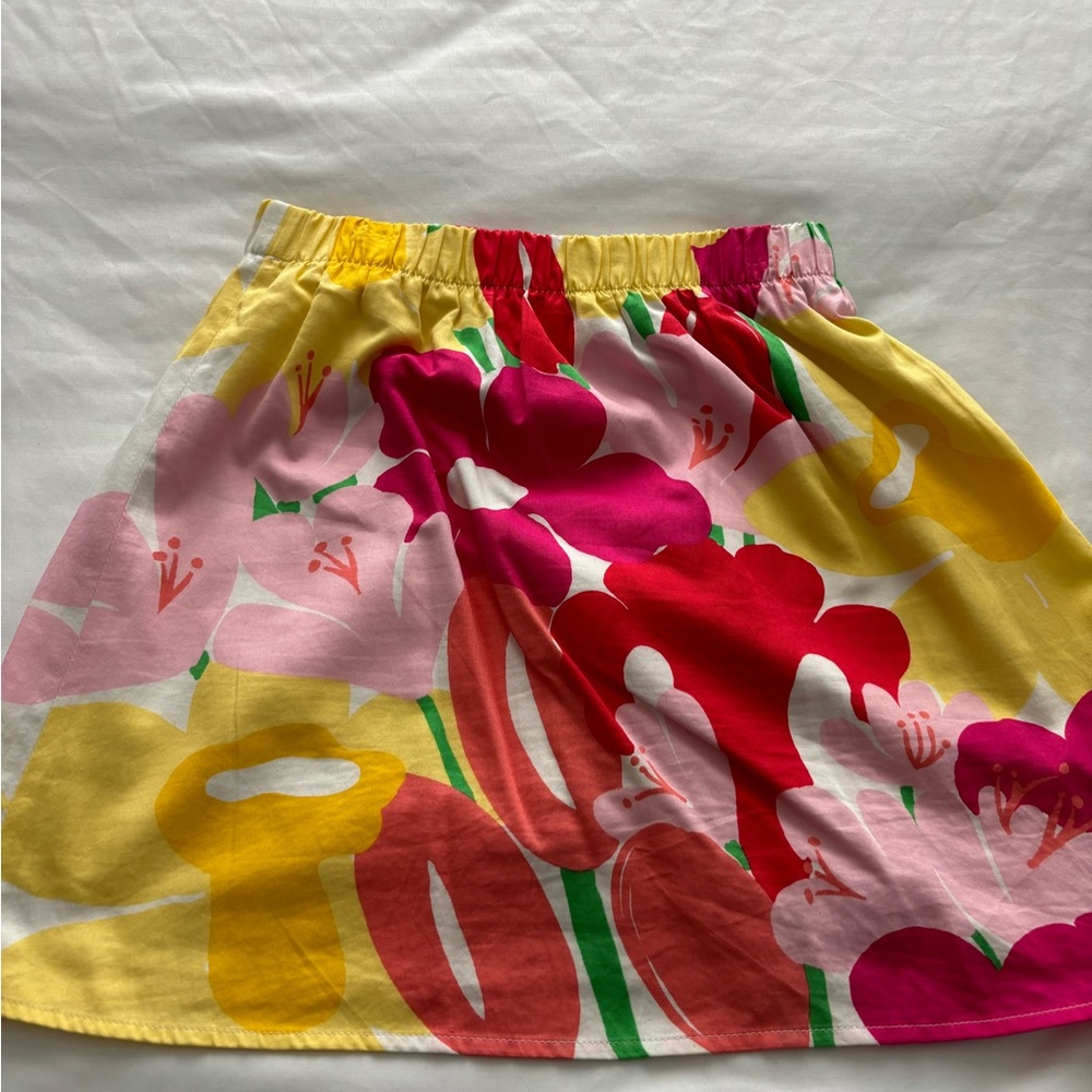 Beautiful Lilly Pulitzer flower skirt.